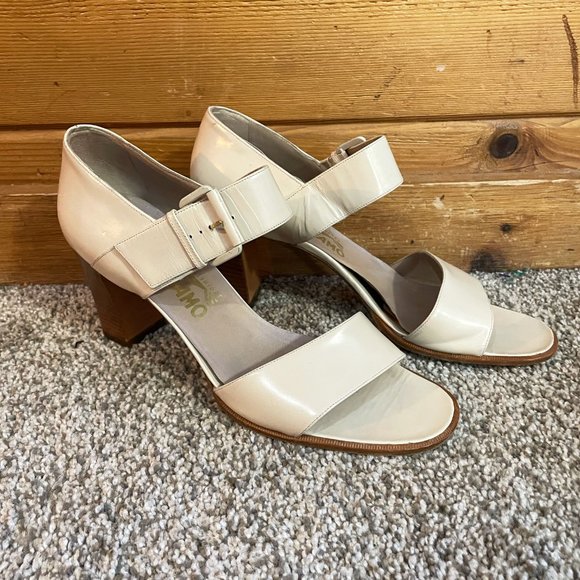 Salvatore Ferragamo 9B Open Toe Tan Buckle Heels - Picture 2 of 7